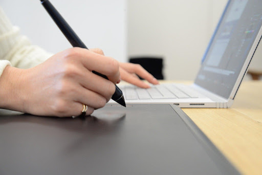 Three Tips on How to Become a Graphic Designer